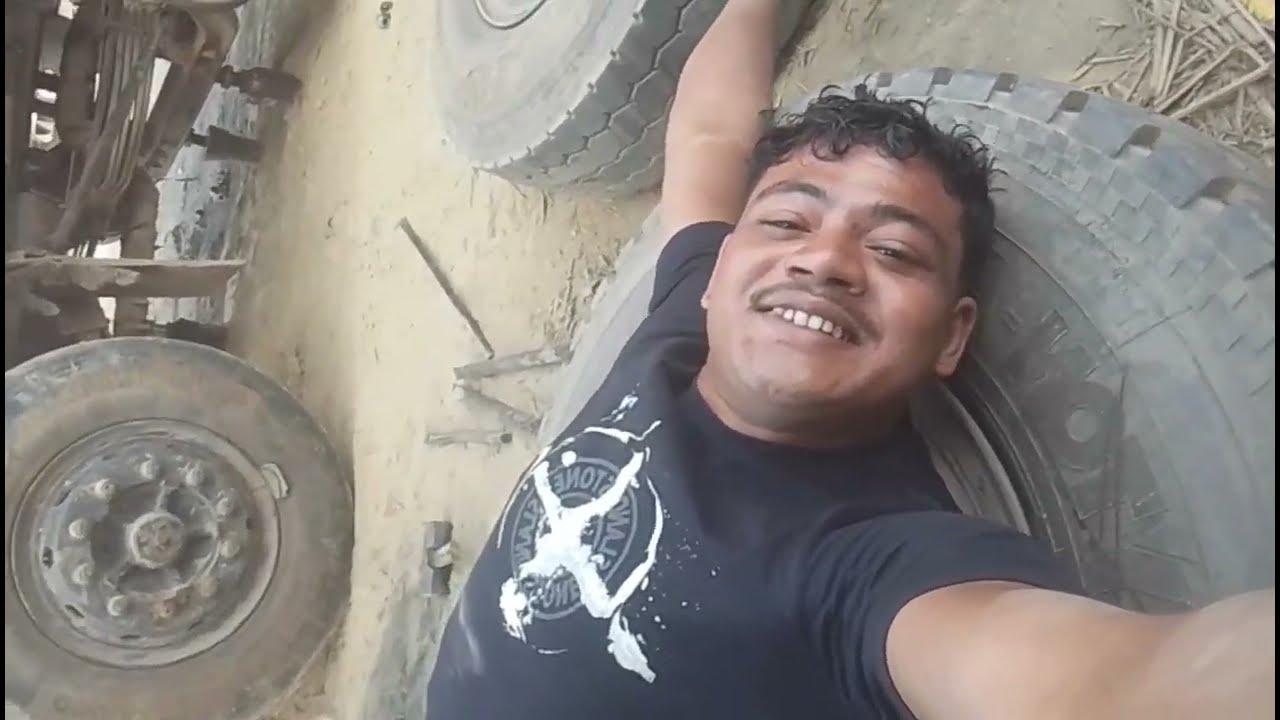 How to make a truck tyre/// 1020 ka truck radial tyre ko ulti pulti