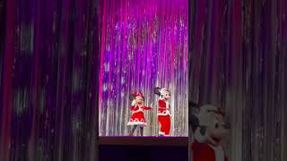 #mickeymouse & #minniemouse @ the #elcapitan #theatre #hollywood #strangenewworlds #jinglebells