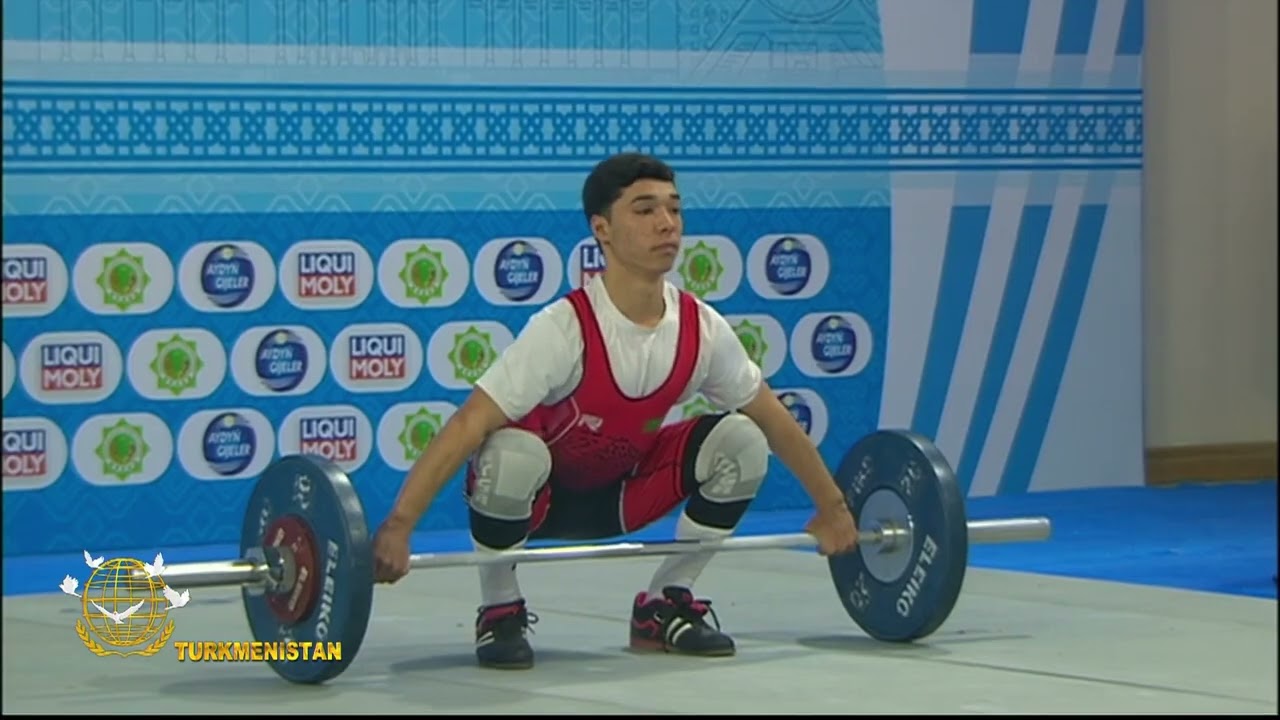 Туркменские спортсмены соревновались в первенстве по тяжёлой атлетике