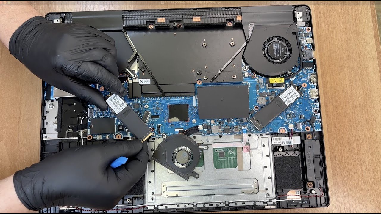 🛠️ How to open ASUS ROG Strix SCAR 18 G835 (2025) - disassembly and upgrade options