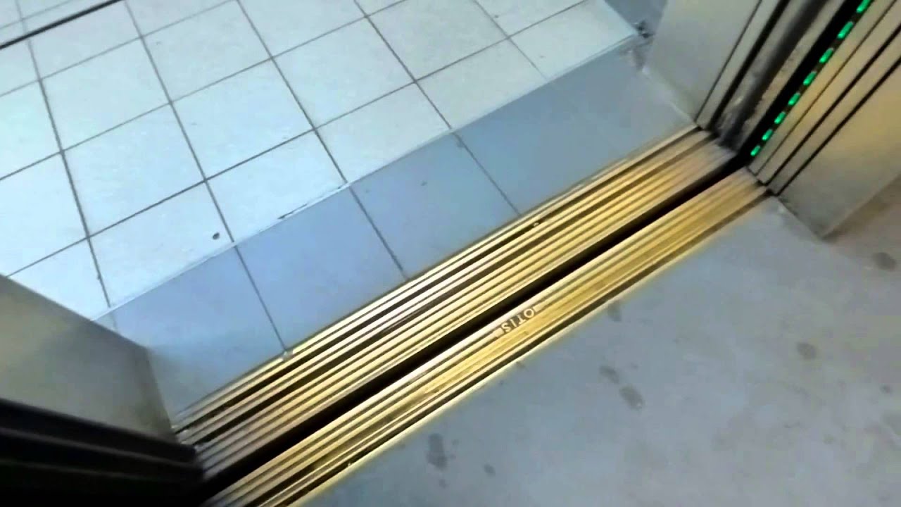 Not many left, Old Otis lifts at Chalk Farm underground YouTube