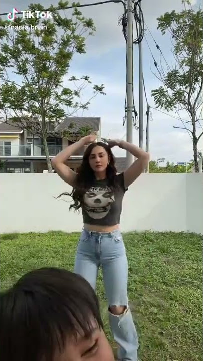 (Video) Penampilan, Aksi Tariᾰn Nadia Brian Jadi Buᾰlan Netizen!