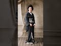 戦前に写真館で撮影された和服姿の女性のモノクロ画像をAI処理