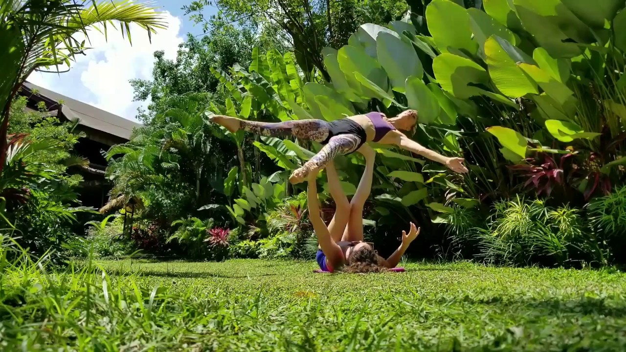 Acroyoga I Acroyogabali with Melanie Ladybase 2
