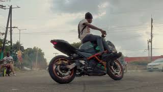 Moto broliai