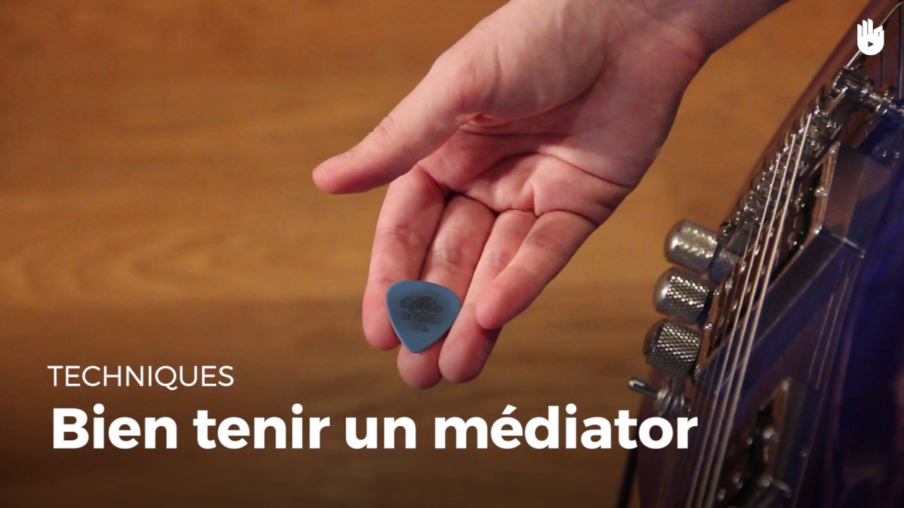 Bien tenir un médiator  Jouer de la guitare 