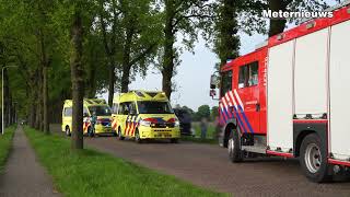 Auto tegen boom in Dalen