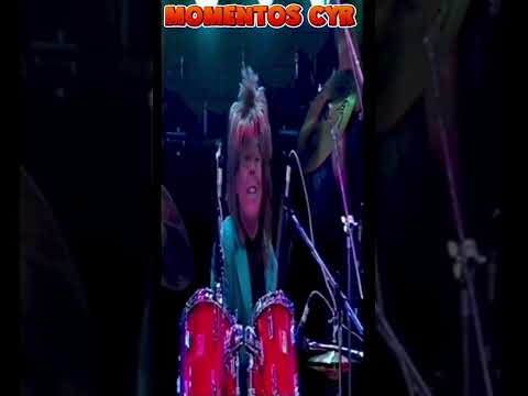 MOMENTOS CYR