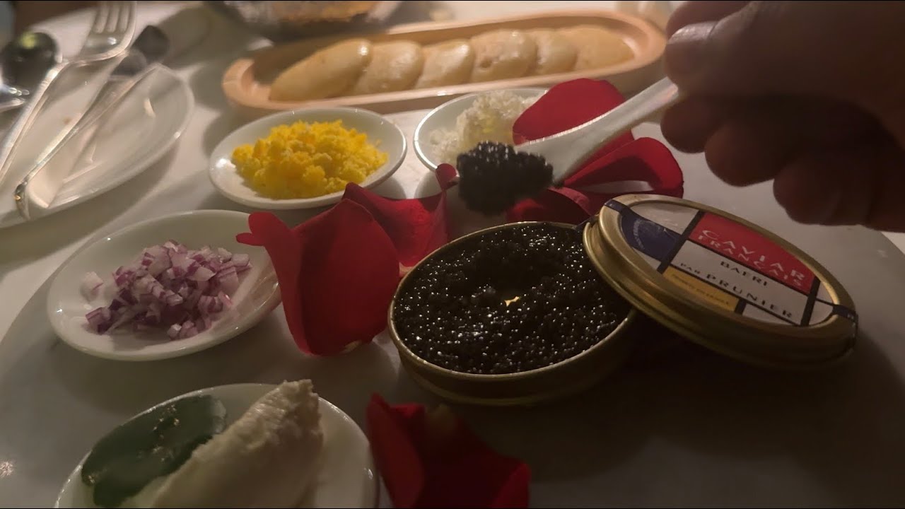 French Caviar 🐟 with blue cheese @ Conrad hotel (5 star), Bangkok Thailand 🇹🇭 - 8700INR/2999THB/100$