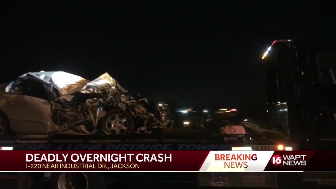 Deadly Overnight Crash Causes Two Wrecks
