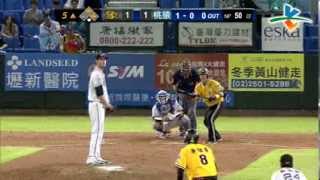 20130924 CPBL 象VS桃猿 5上 陳智弘很會點,離得分不遠~