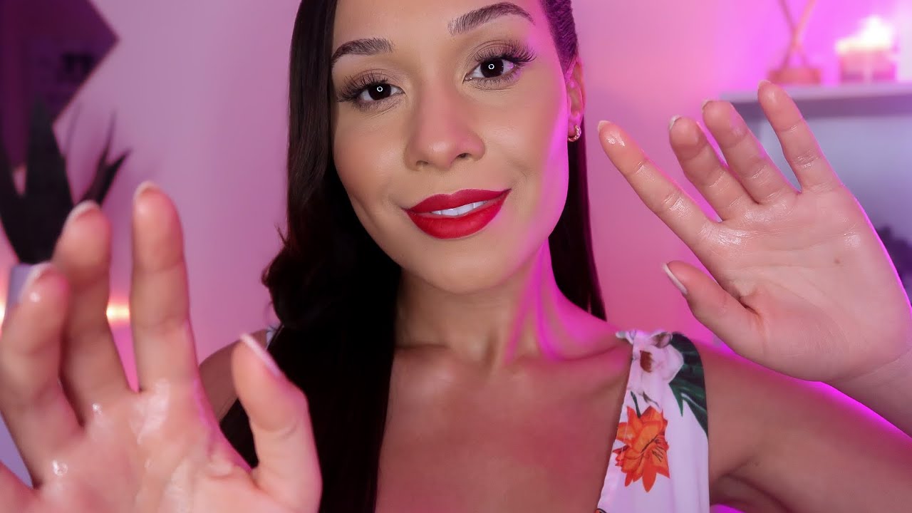 Gloss And Tingles ASMR.