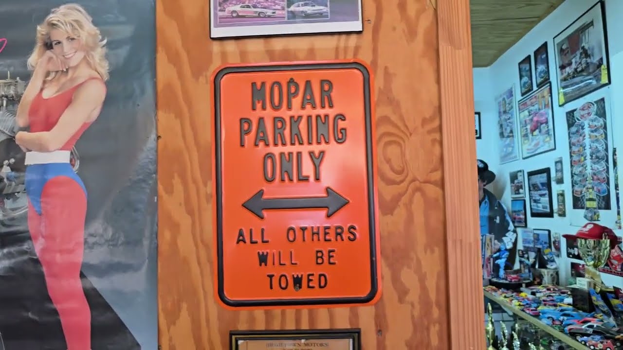 Mopar, ещё несколько фотографий моего друга Родни и его автомобилей Mopar.