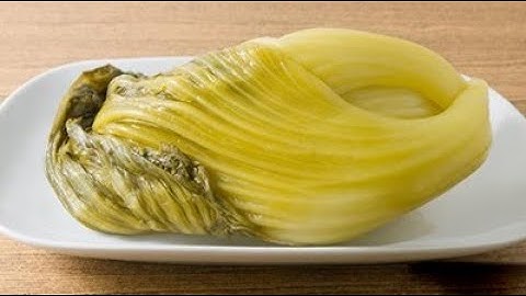 Muối dưa cải hay khú hỏng, nhớ những mẹo này dưa vàng ươm, không có màng
