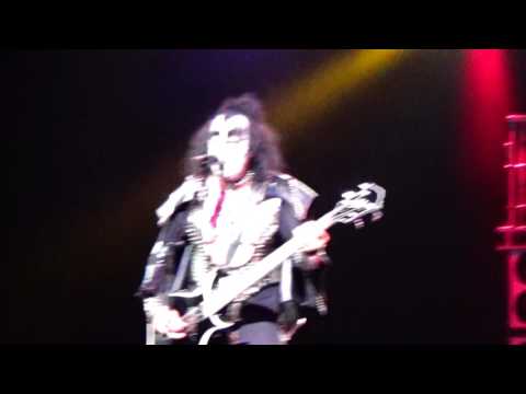 KISS TRIBUTE BAND 'STRUTTER" BETH"S BIRTHDAY WEEKEND AT FOXWOODS CASINO