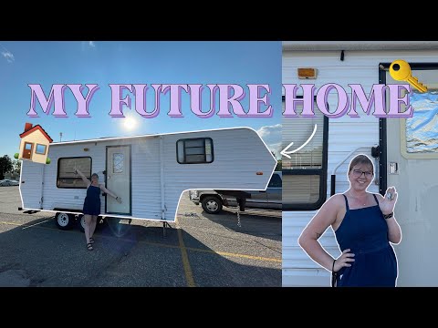 I BOUGHT AN RV!! "Empty" RV tour - how I decided I wanted to do RV Life