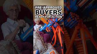 🔫💥 When Grandma’s got the Nerf machine gun ready, you know she’s not messing around! 💪👵