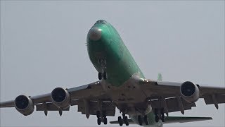 UPS Boeing 747-8F First Flight of N605UP w/ Low Overhead Approach by OwnsGermany 13,057 views 6 years ago 2 minutes, 40 seconds