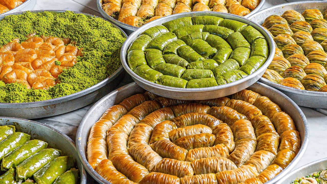 Process of Making Legendary Turkish Baklava | Turkish Street Foods
