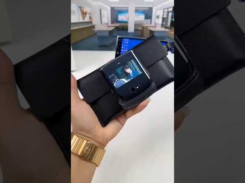 Motorola Razr Unboxing—Flip