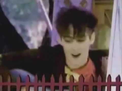 Aztec Camera - Oblivious (Official Video) (REMASTERED)