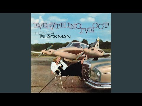 Honor Blackman — C'est drôle