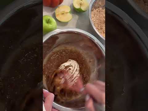 How To Make Apple Crumble Blondies  ★ sydney carlson