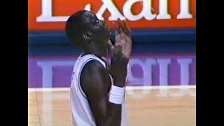 Manute Bol hits three-consecutive three-point shots (1995 season)