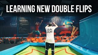 LEARNING NEW DOUBLE FLIPS AT TRAMPOLINE PARK!!
