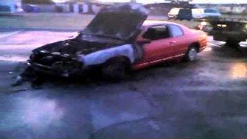 Ruwe video: auto total loss na brand