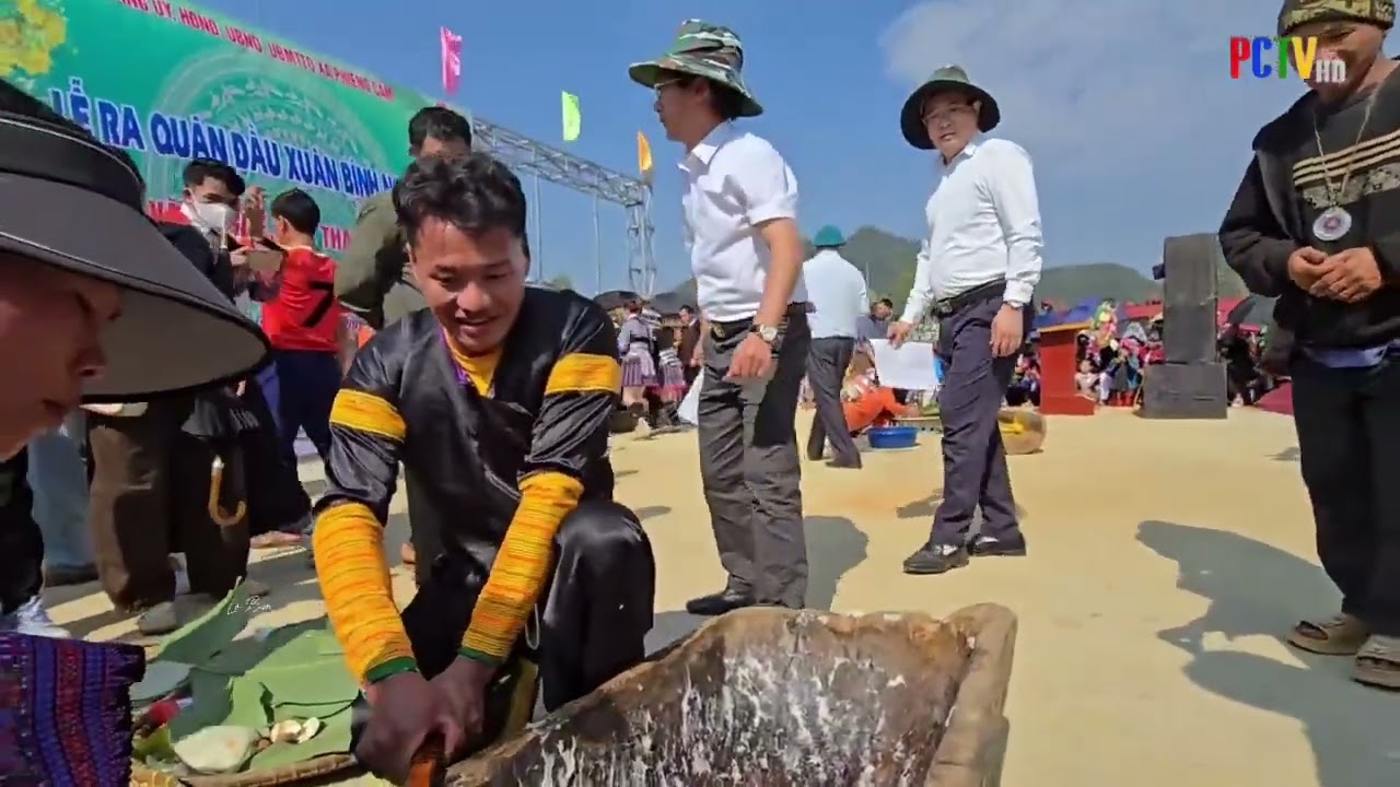 Phiên chợ Vùng cao Phiêng Cằm - Nơi hội tụ sắc màu vùng cao. 