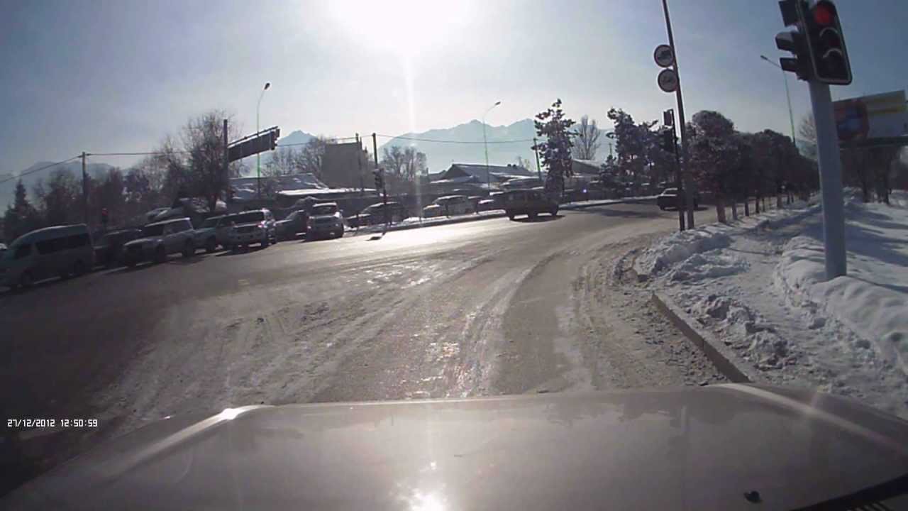 Хамы на дорогах Алматы или ЖоПо'вцам ПДД не писаны: A 635 KP