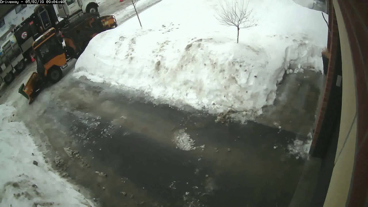 Ottawa sidewalk maintenance rams into garbage bins jan 5 2019