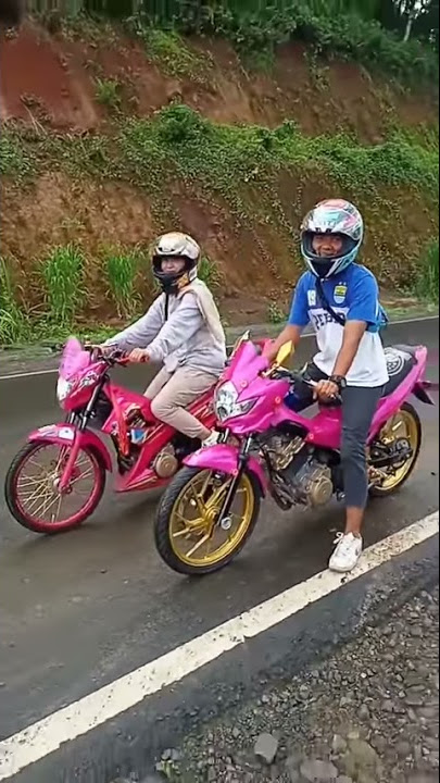 romantis banget mereka ber 2 anak motor satria Fu Malangbong Garut