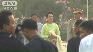 大統領選への布石？軍事パレードにスー・チー氏参列(14/03/27)