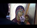 Ferestre către Cer: Cum se pictează icoanele în atelierul Mănăstirii Văratec?