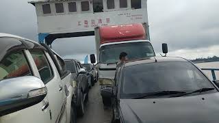 Menaiki Sebuah Fery Dari Sg Bidut Sibu Ke Paradom Sarikei Ataupun Terus Ke Kuching