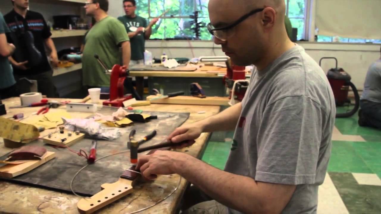 Hoosier guitar builiding workshop - YouTube