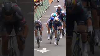 Philipsen Klopt Van Aert In Een Belgisch Onderonsje In Pau Na Knotsgekke Etappe In De