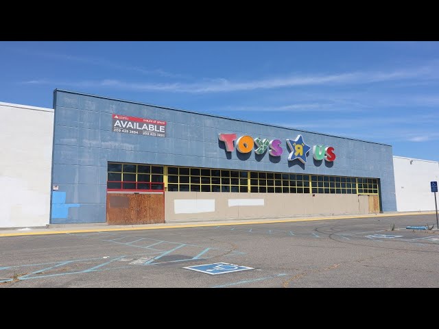 Visiting Toys R Us 3 Years Later
