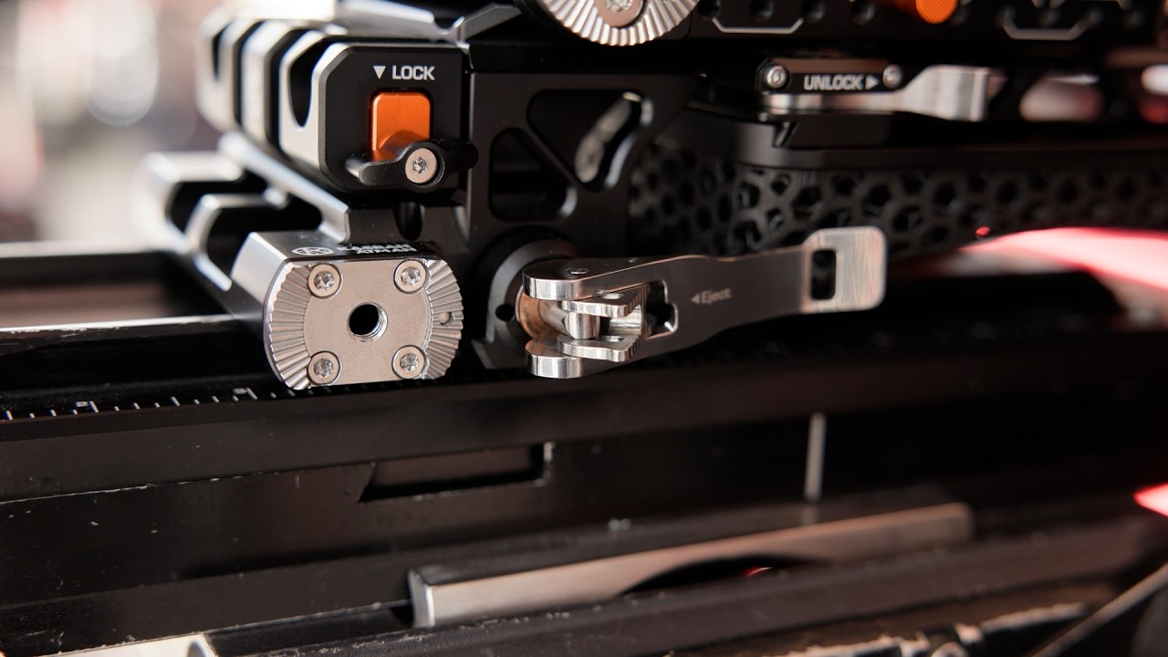 ARRI ショルダーパッド ショルダーパット Bright Tangerine ARRI Locking Shoulder Pad - First Look Cine Gear