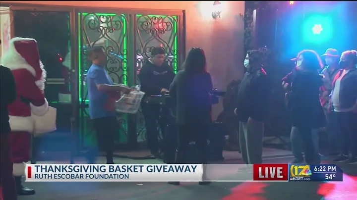 Ruth Escobar Foundation hosts turkey and food give...