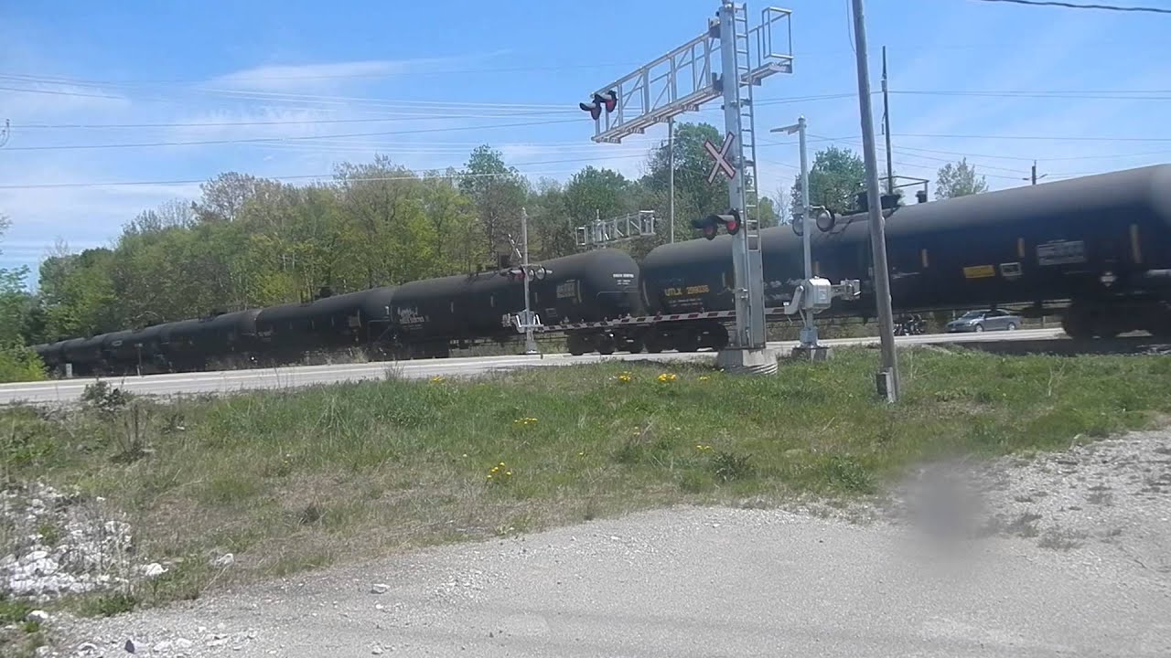 CEFX 1055 near Minesing (MAY18 2013) - YouTube