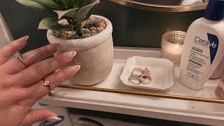 ASMR 🫧 What’s in My Bathroom? ( tapping, soft spoken)  screenshot 1