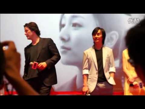 2013 Keanu Reeves in Beijing. 