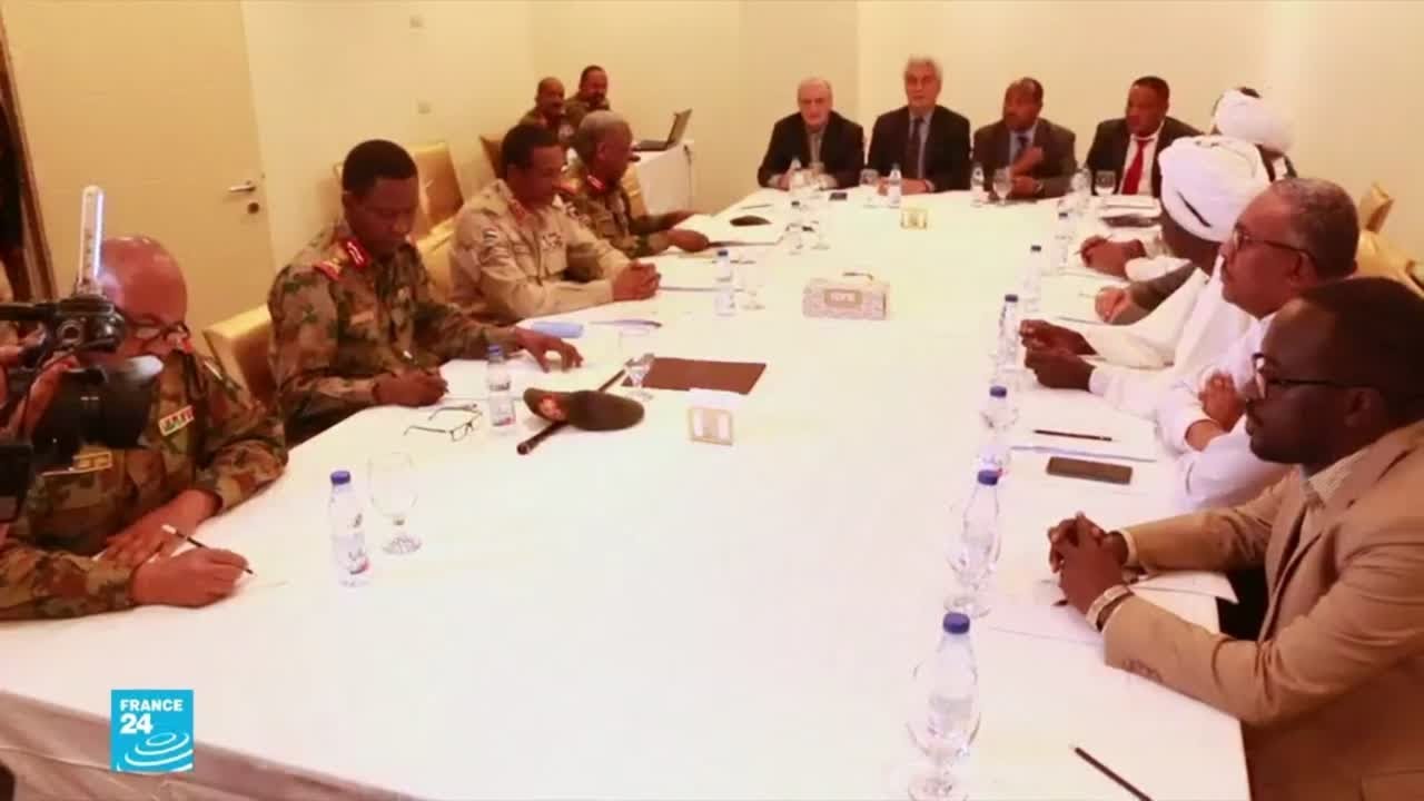 بدء المفاوضات في السودان بين قوى المعارضة والمجلس العسكري