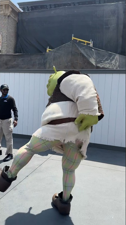 SHREK Scratched HIS BUTT in front of us 😭 #shorts
