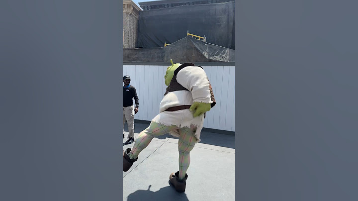 SHREK Scratched HIS BUTT in front of us 😭 #shorts