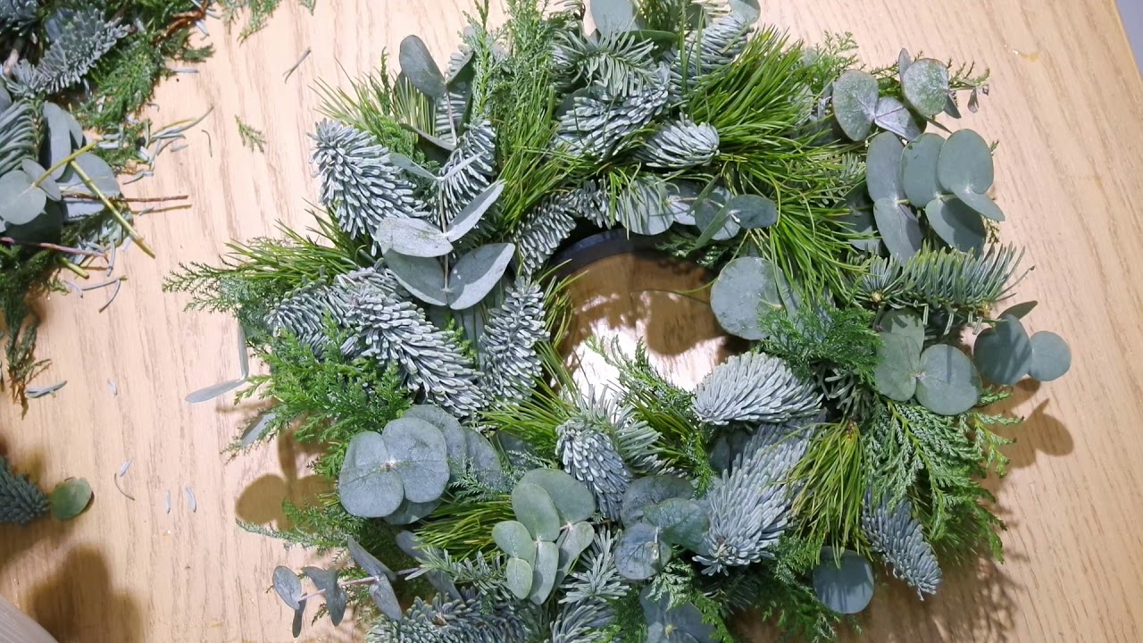 DIY Christmas Foam Wreath 