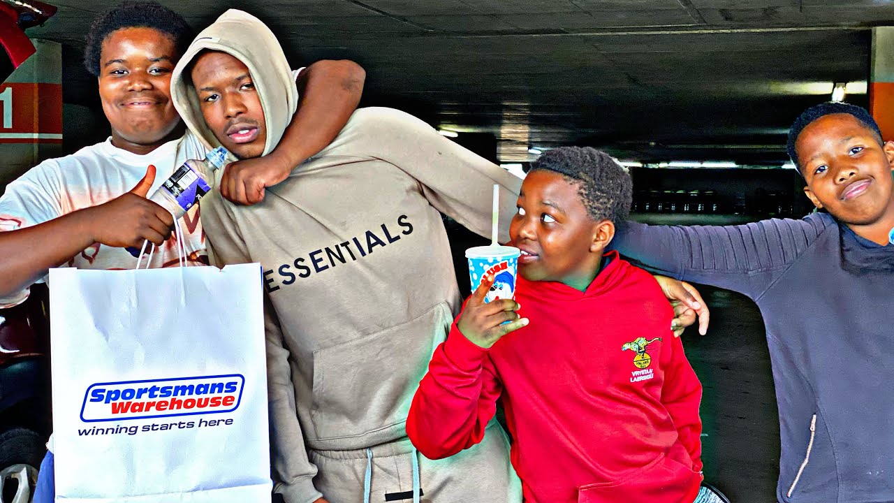 TOOK MY BROTHERS ON A CHRISTMAS 🎄 SHOPPING SPREE